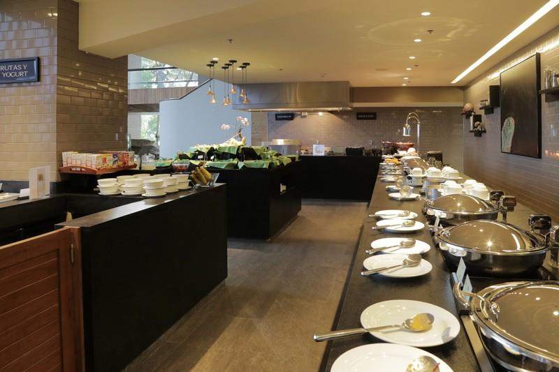 Marriott Tuxtla Gutierrez Hotel Εξωτερικό φωτογραφία A buffet at a hotel