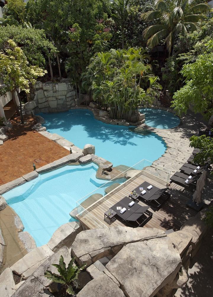 Marriott Tuxtla Gutierrez Hotel Εξωτερικό φωτογραφία The pool at the hotel