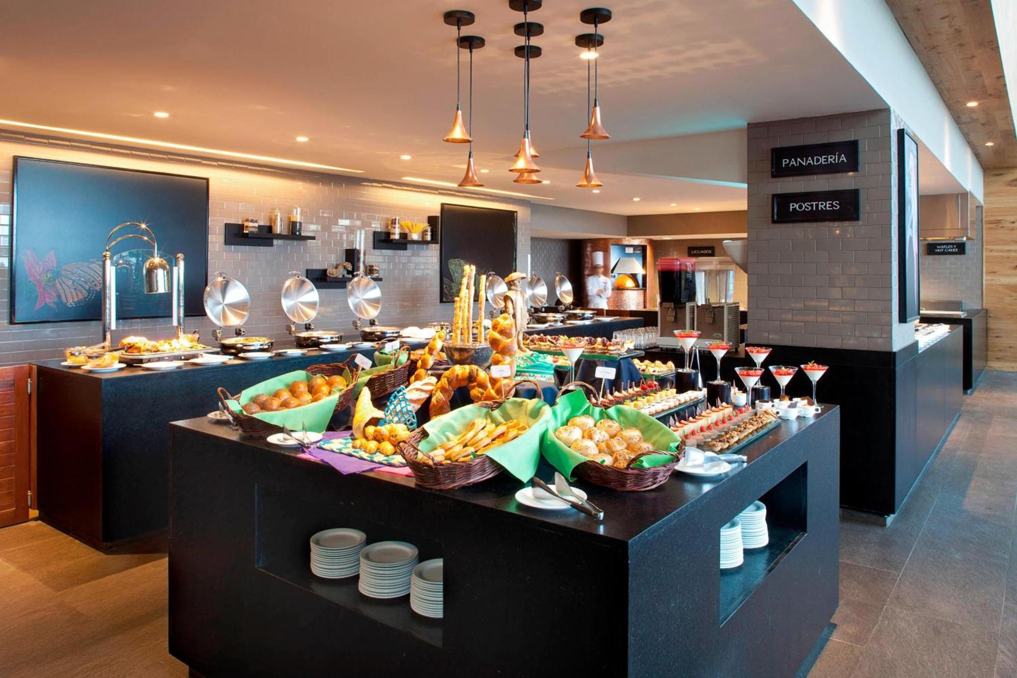 Marriott Tuxtla Gutierrez Hotel Εξωτερικό φωτογραφία Buffet at a hotel