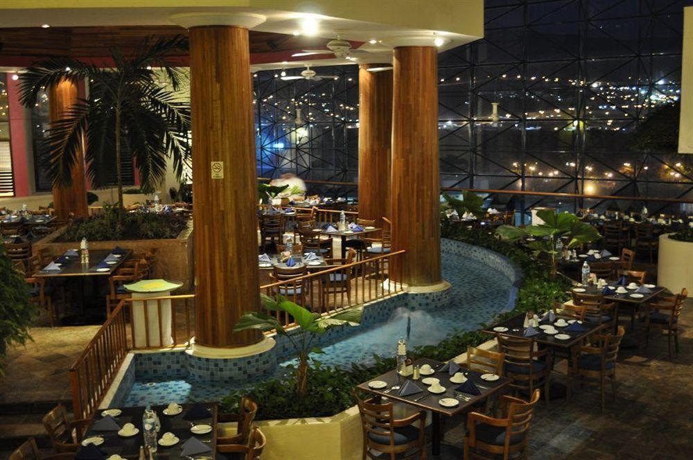Marriott Tuxtla Gutierrez Hotel Εξωτερικό φωτογραφία The River Restaurant