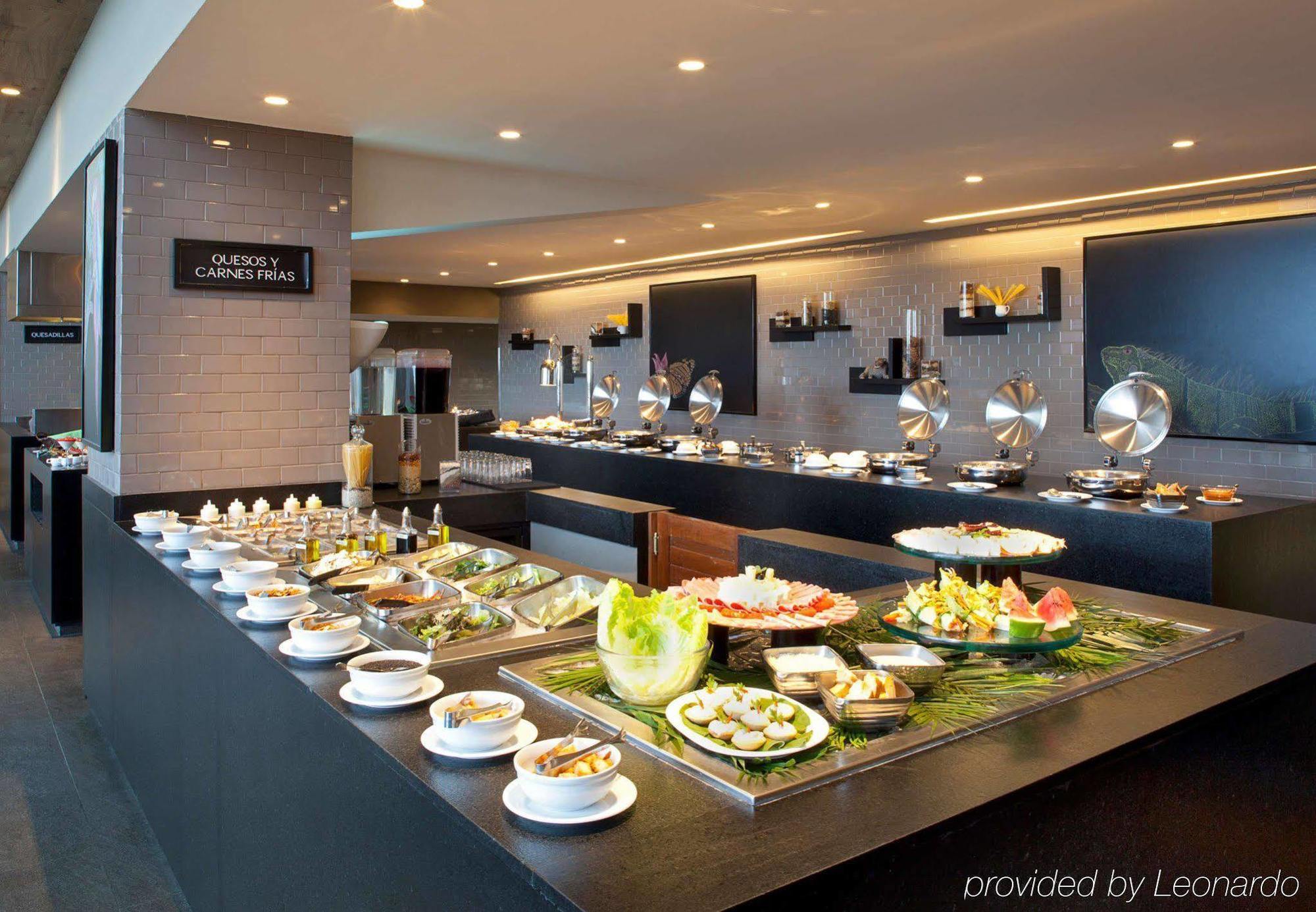 Marriott Tuxtla Gutierrez Hotel Εξωτερικό φωτογραφία The Garden Grill
